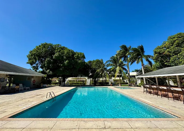 Hospitality Expert Swf104 Pool Chef Apartment *
