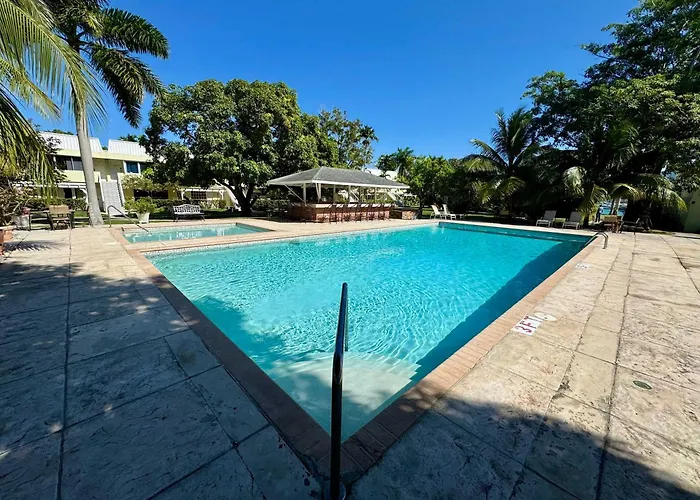 Hospitality Expert Swf104 Pool Chef Montego Bay