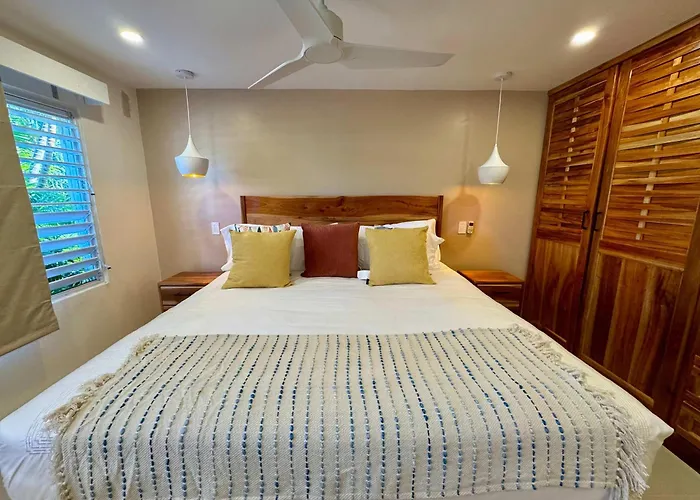 Hospitality Expert Swf104 Pool Chef Apartment