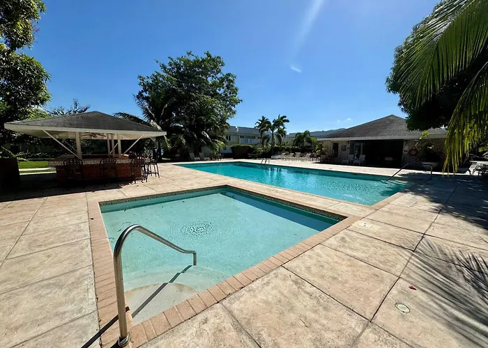 Hospitality Expert Swf104 Pool Chef